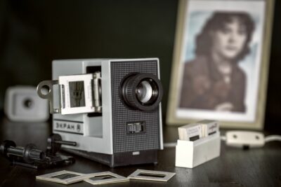 Teenage Dream : Lee Shulman expose l&rsquo;adolescence en photos amateurs au Quai de la Photo